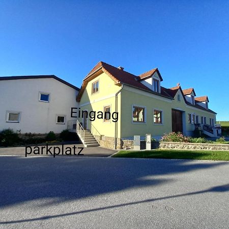 Apartment Am Alpakahof Hahn Grafenschlag Exteriör bild